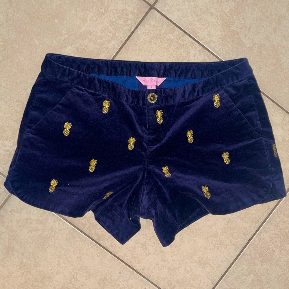 Lilly Pulitzer - Velvet Shorts, size 0, with cute gold pineapples!